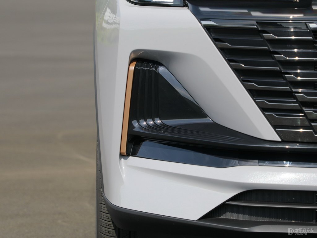 原子灰長(zhǎng)安CS55PLUS車(chē)頭外觀圖片