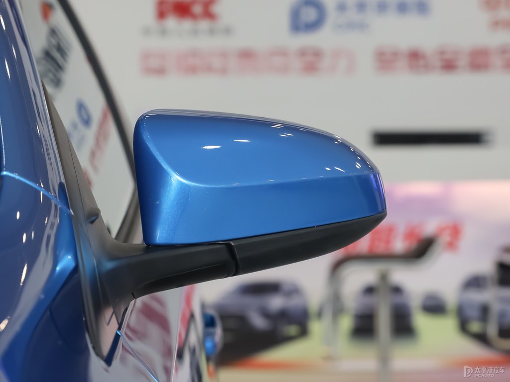 極光藍(lán)YARiS L 致炫X車身外觀圖片