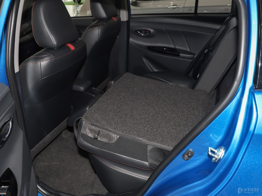 極光藍(lán)YARiS L 致炫X座椅內(nèi)飾圖片
