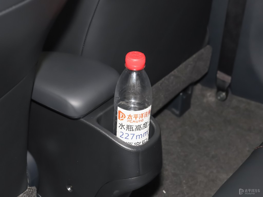 極光藍(lán)YARiS L 致炫X儲物空間空間圖片