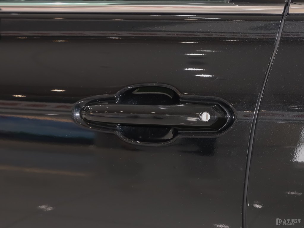 墨晶黑漢蘭達車身外觀圖片