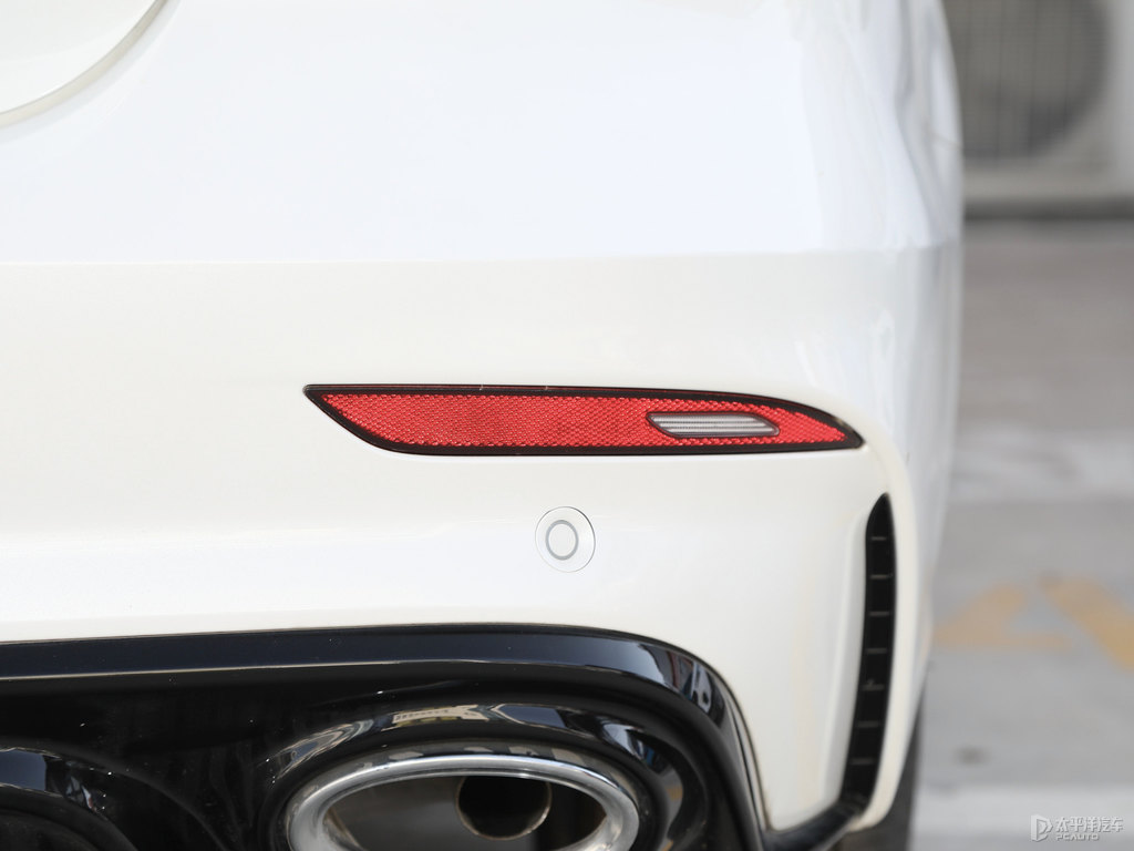 珠光白MG6車尾外觀圖片