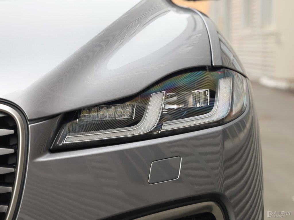 ҽݱF-PACE܇^^DƬ