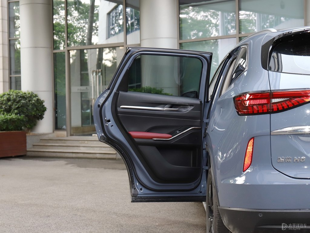 高階灰哈弗H6車廂內(nèi)飾圖片