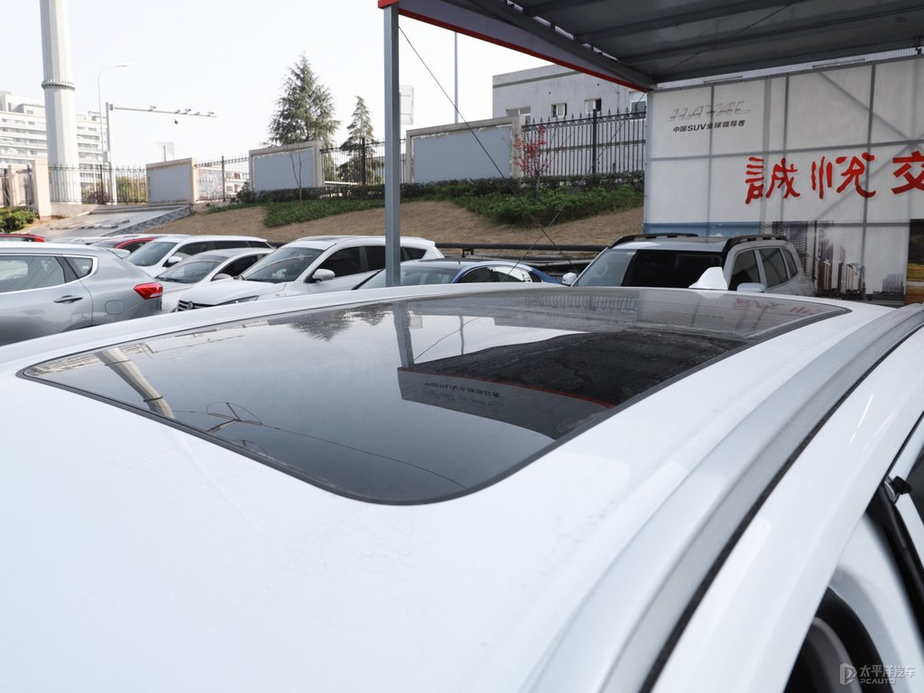 玉釉白哈弗H6車身外觀圖片