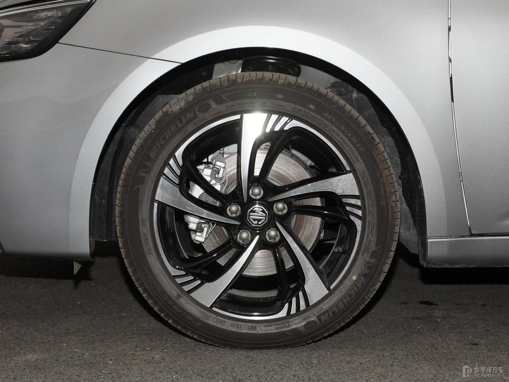 碳素灰MG6車身外觀圖片