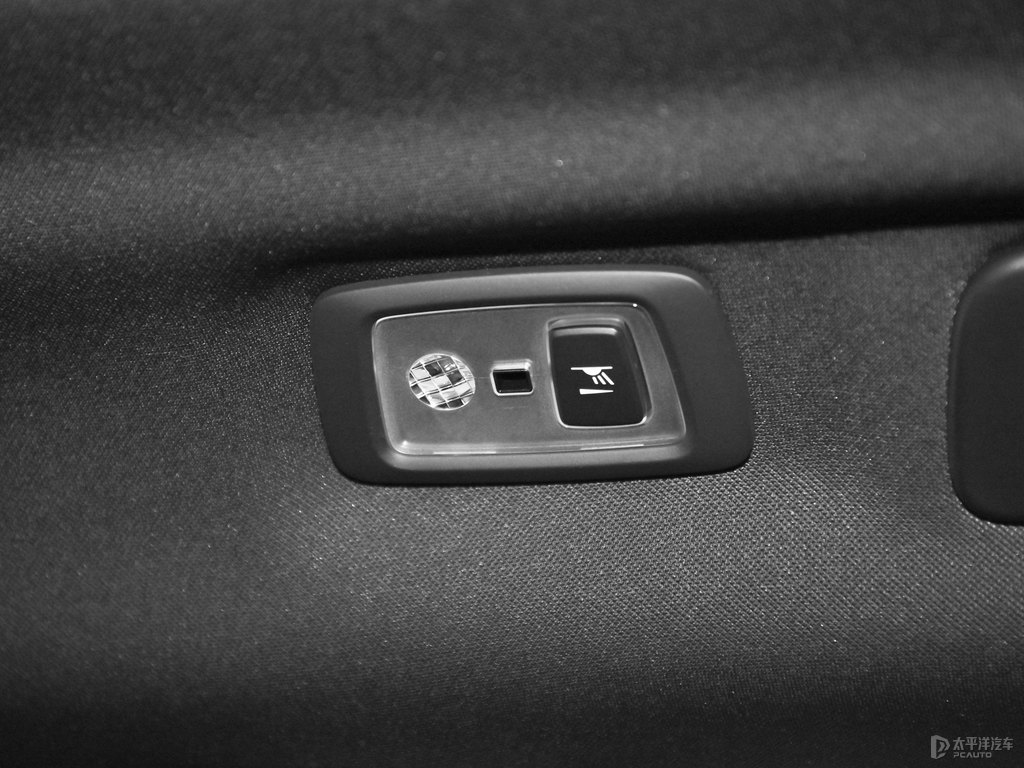 楓木棕沃爾沃XC60車廂內(nèi)飾圖片