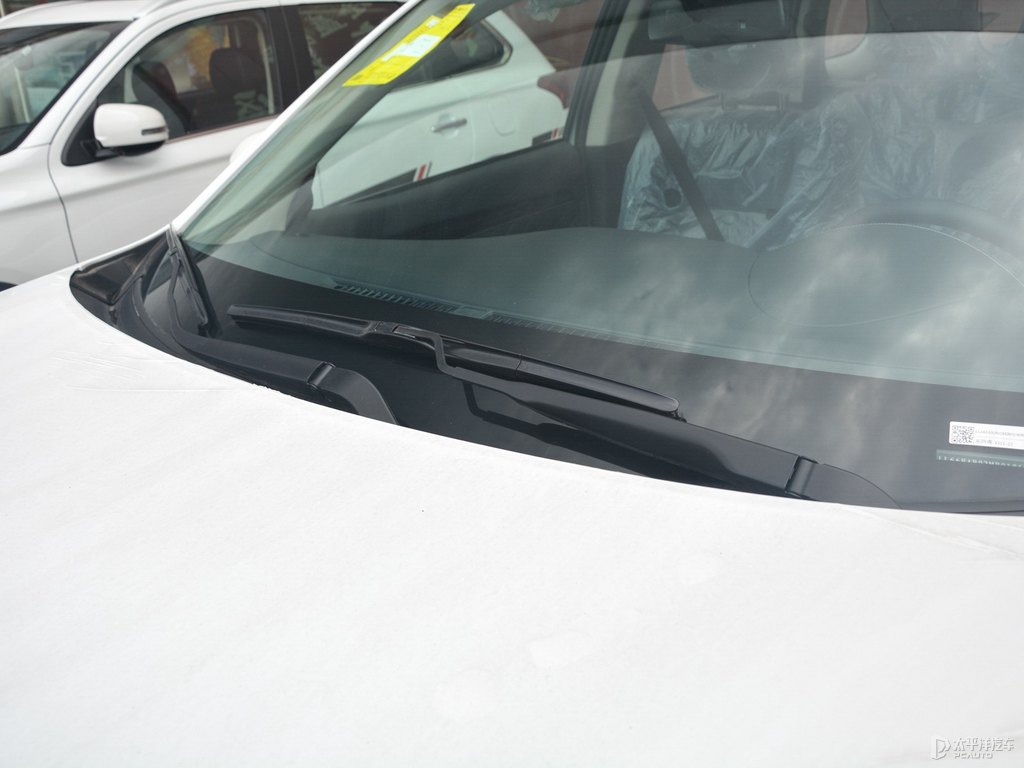 珍珠白歐藍德車身外觀圖片