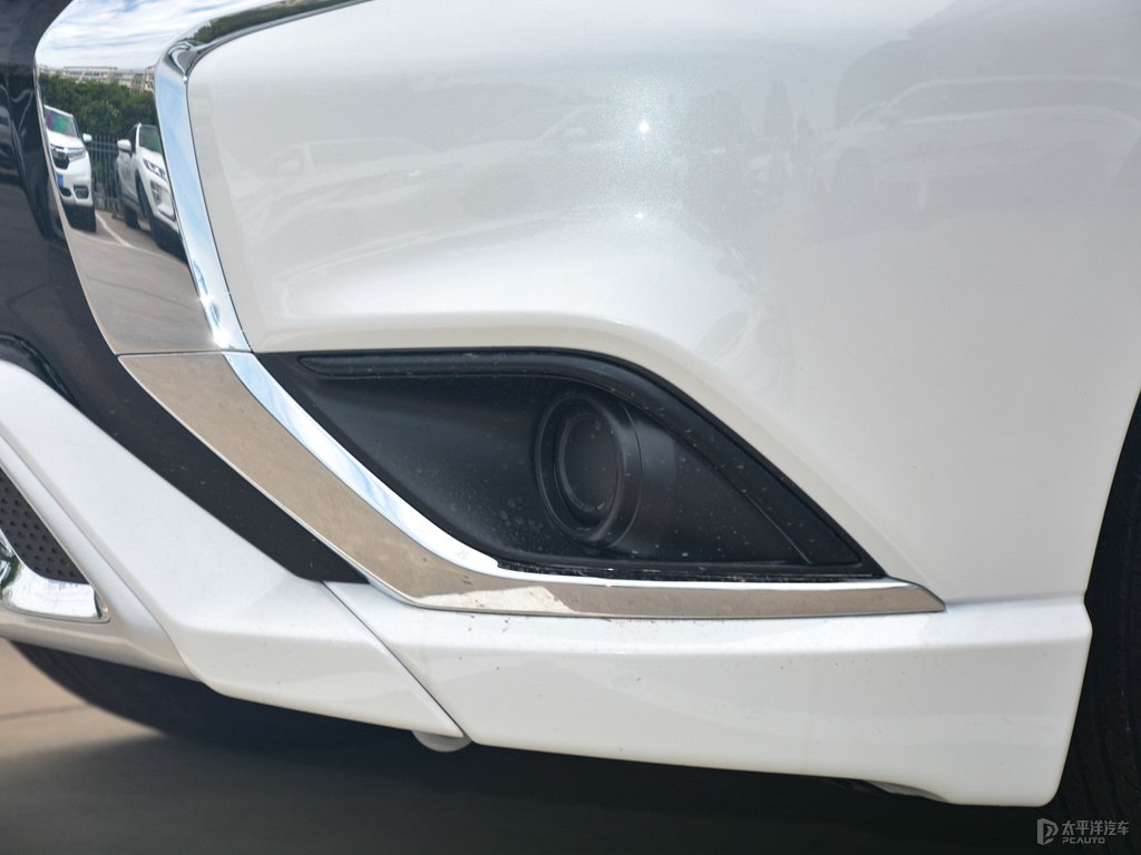 珍珠白歐藍(lán)德車頭外觀圖片