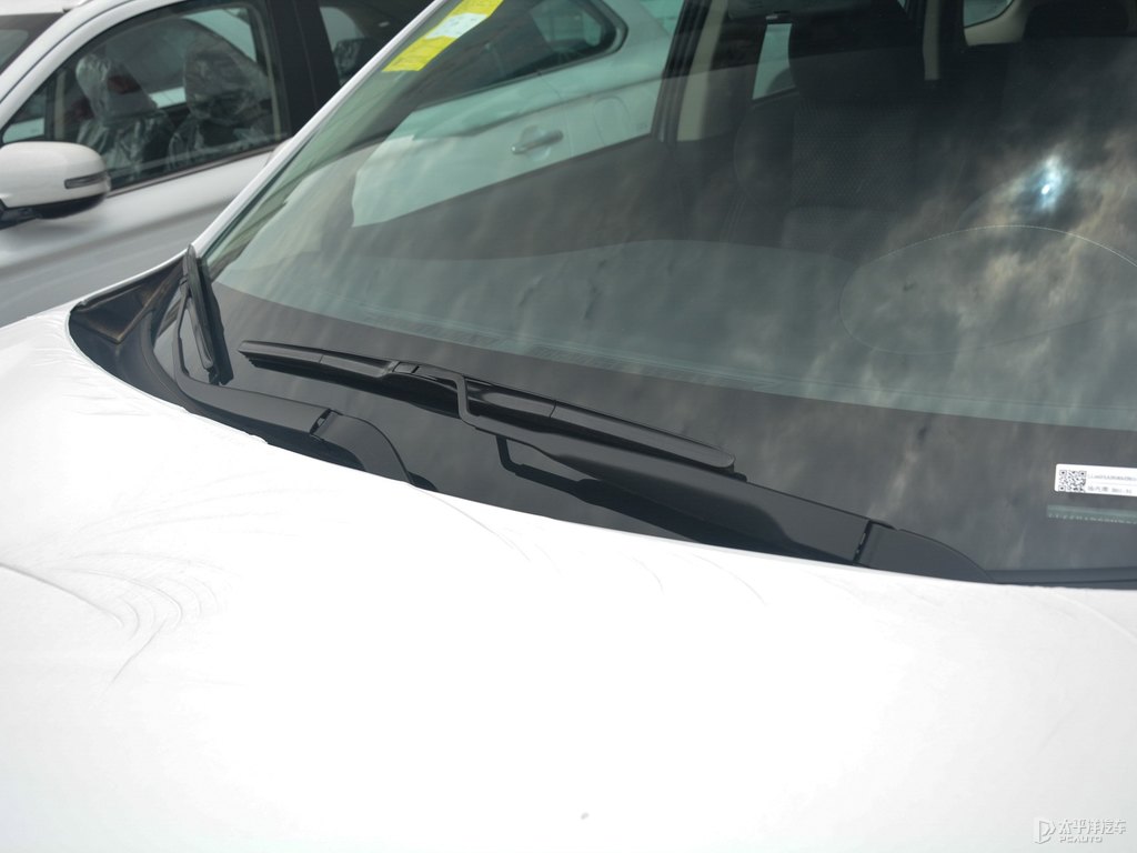 珍珠白歐藍(lán)德車身外觀圖片