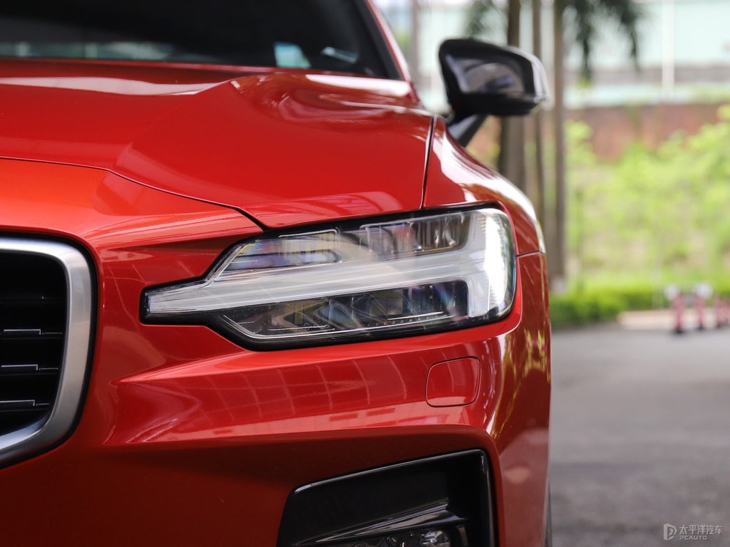 熔巖紅沃爾沃S60車頭外觀圖片