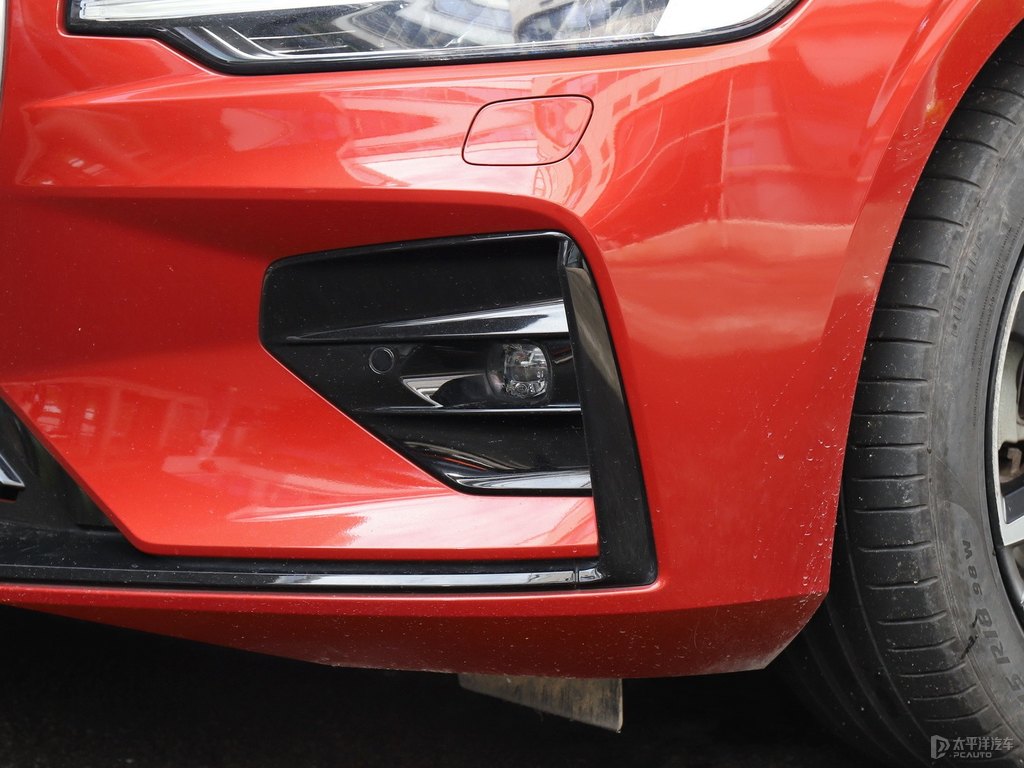 熔巖紅沃爾沃S60車頭外觀圖片