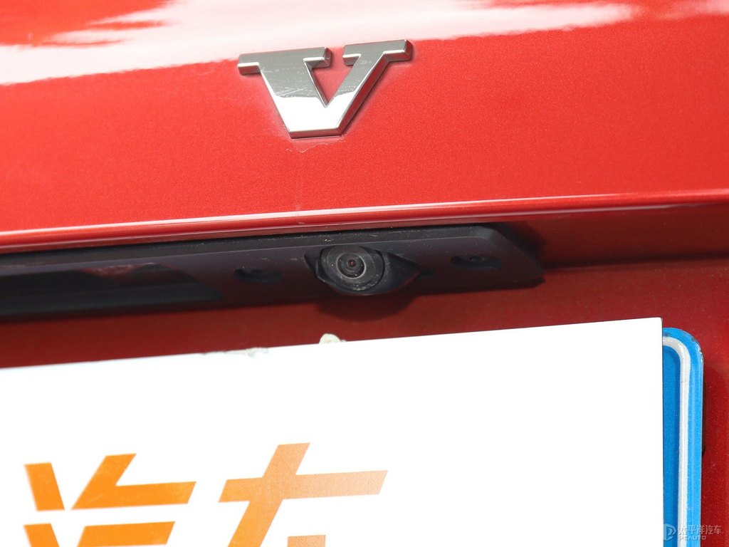 熔巖紅沃爾沃S60車尾外觀圖片