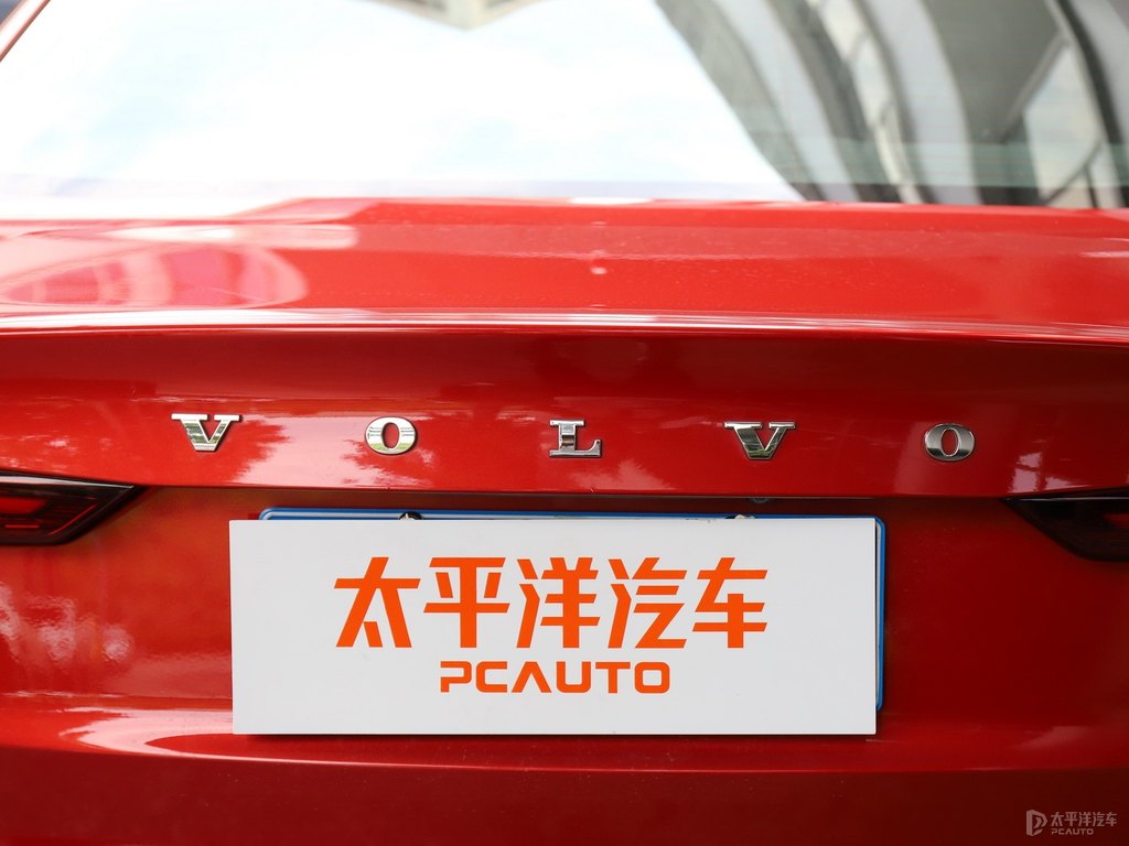熔巖紅沃爾沃S60車尾外觀圖片