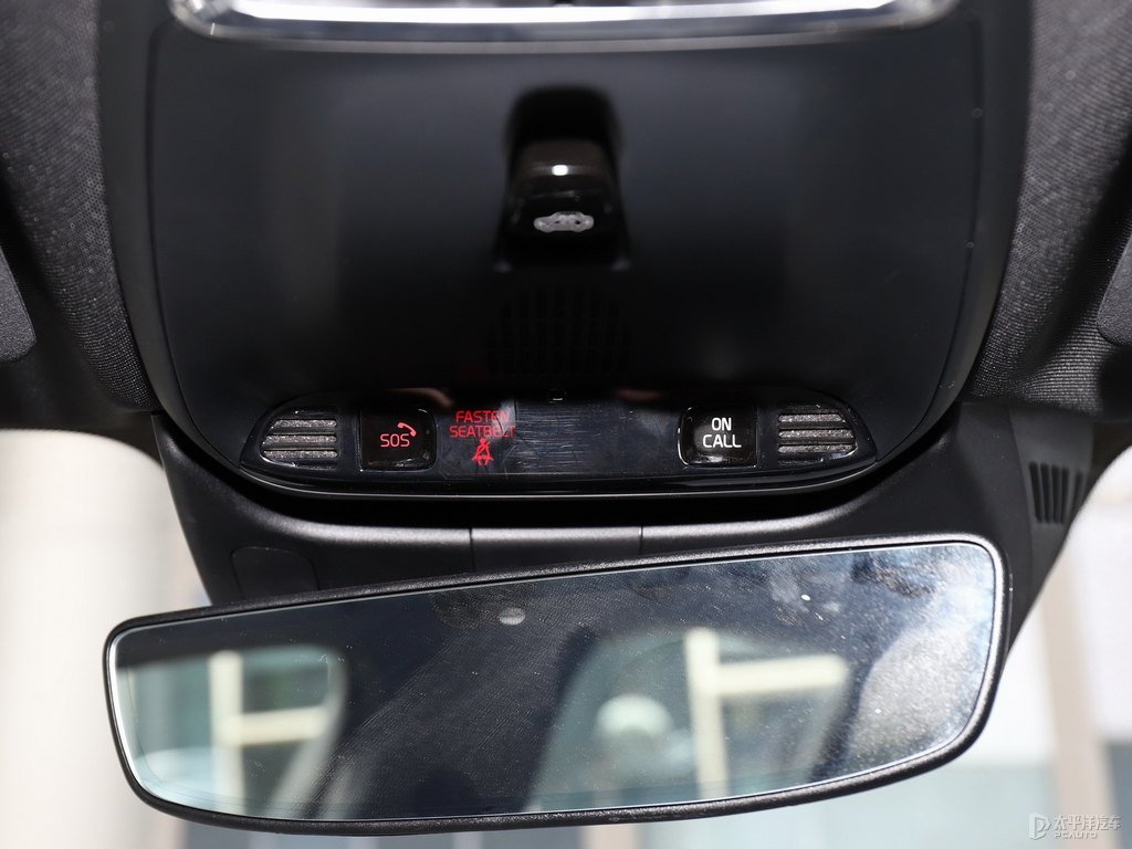 熔巖紅沃爾沃S60車廂內(nèi)飾圖片