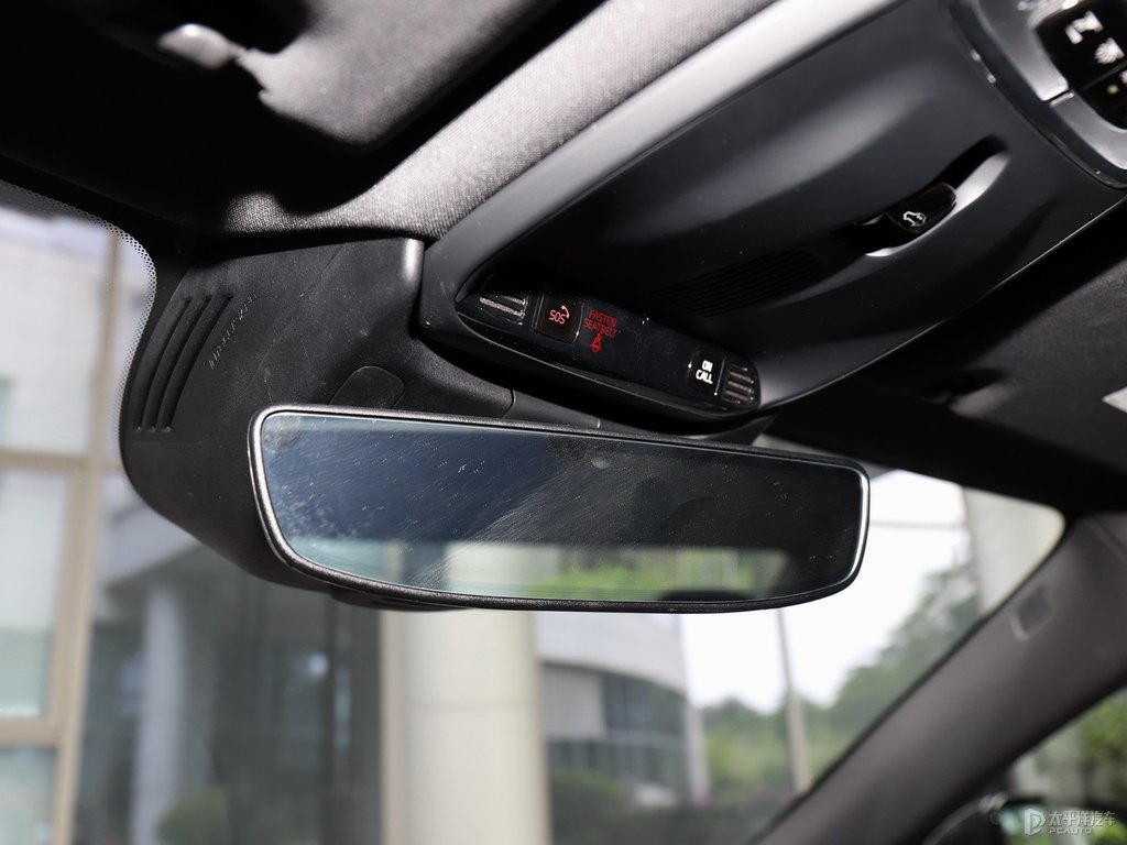 熔巖紅沃爾沃S60車廂內(nèi)飾圖片