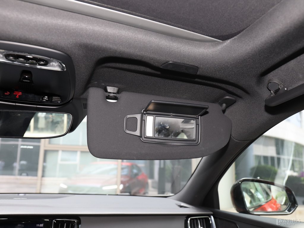 熔巖紅沃爾沃S60車廂內飾圖片