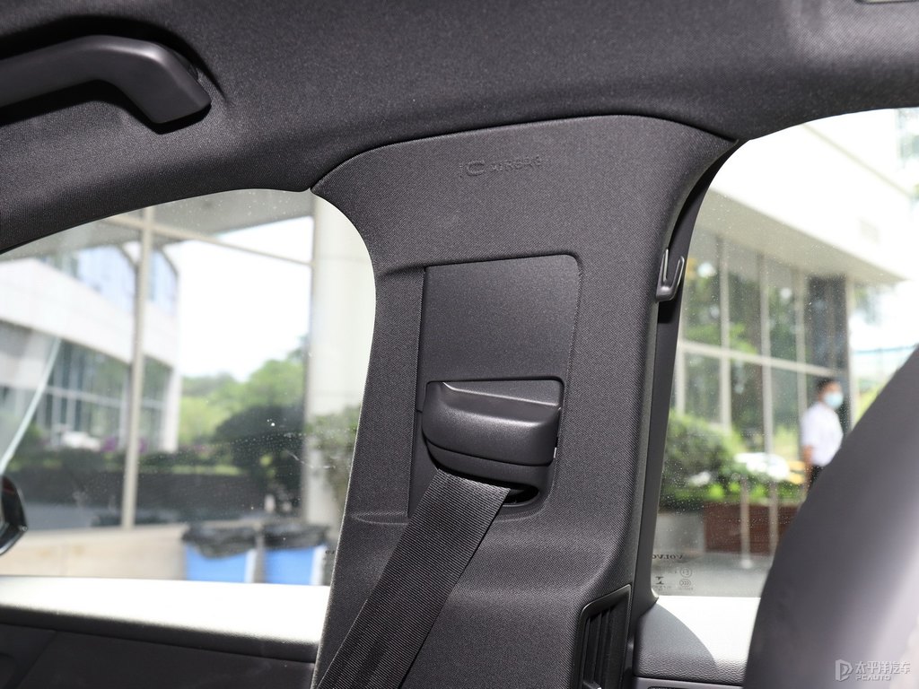 熔巖紅沃爾沃S60車廂內(nèi)飾圖片