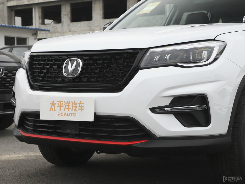 精靈白長安CS75車頭外觀圖片