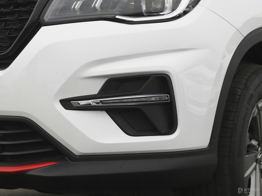 精靈白長安CS75車頭外觀圖片