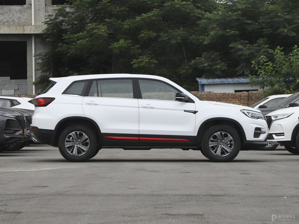 精靈白長安CS75整車外觀外觀圖片