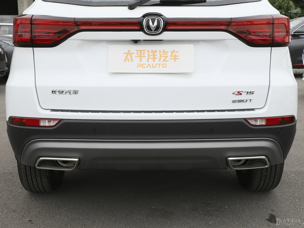精靈白長(zhǎng)安CS75車尾外觀圖片