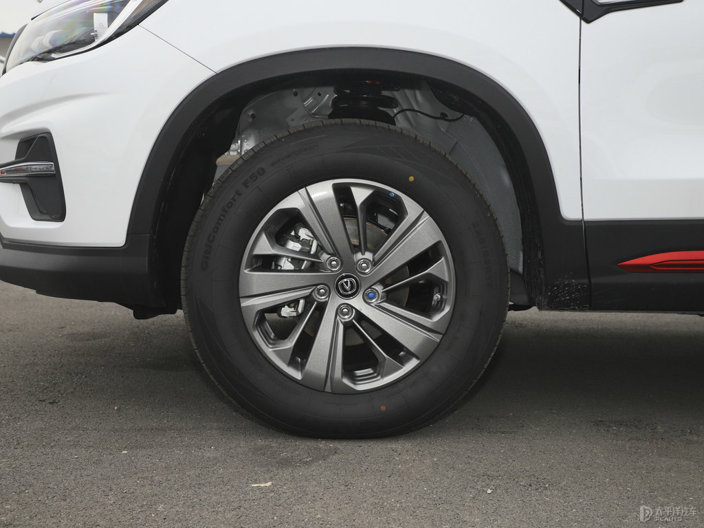 精靈白長安CS75車身外觀圖片
