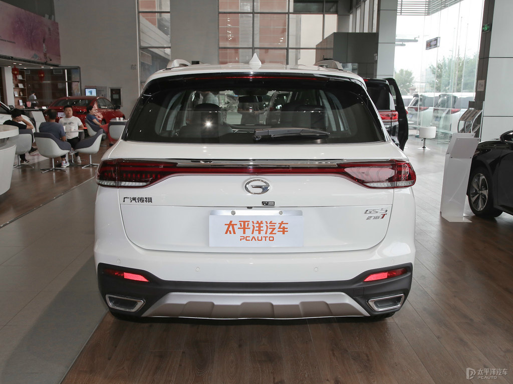 象牙白傳祺GS5整車外觀外觀圖片