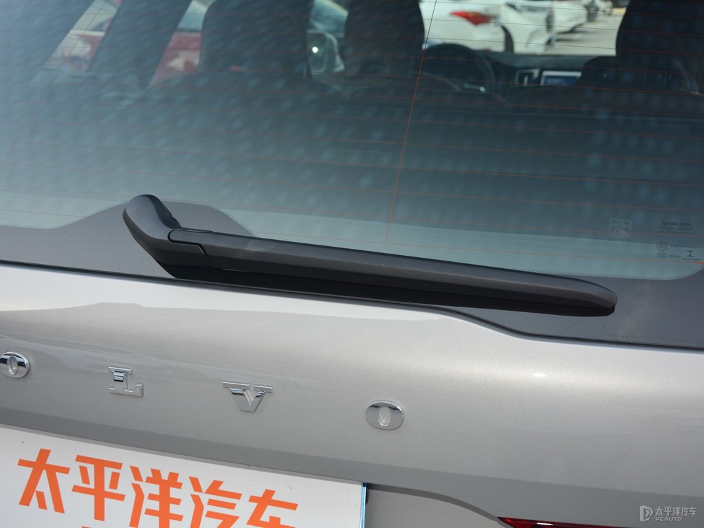 晨光銀沃爾沃XC60車尾外觀圖片