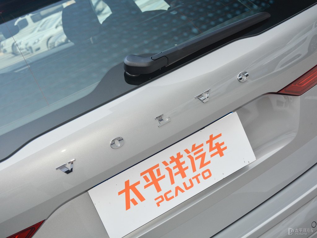 晨光銀沃爾沃XC60車尾外觀圖片
