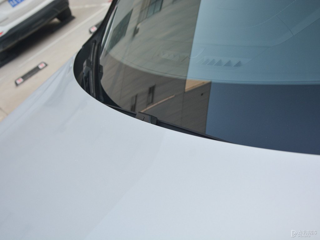 晨光銀沃爾沃XC60車身外觀圖片