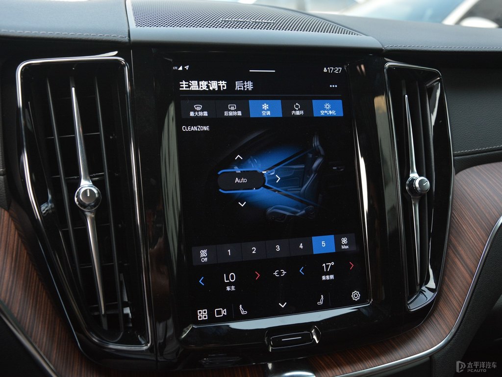 晨光銀沃爾沃XC60中控內(nèi)飾圖片