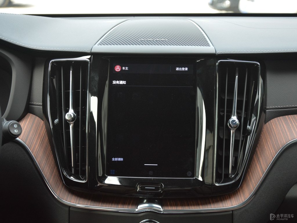 晨光銀沃爾沃XC60中控內(nèi)飾圖片