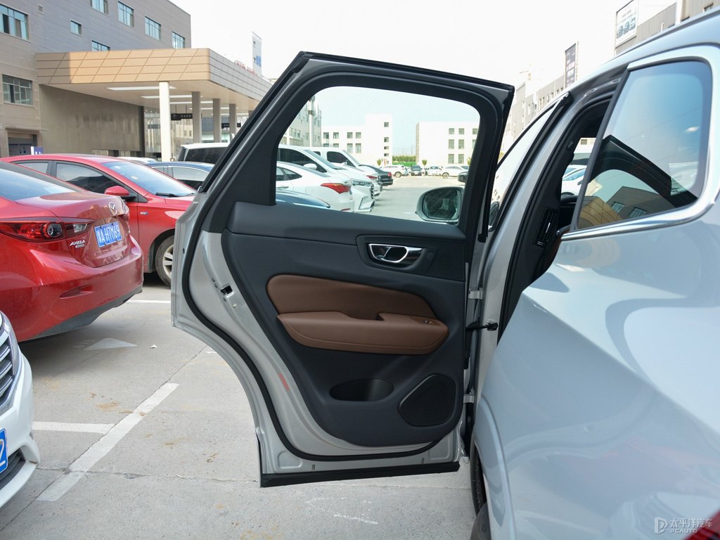 晨光銀沃爾沃XC60車廂內(nèi)飾圖片