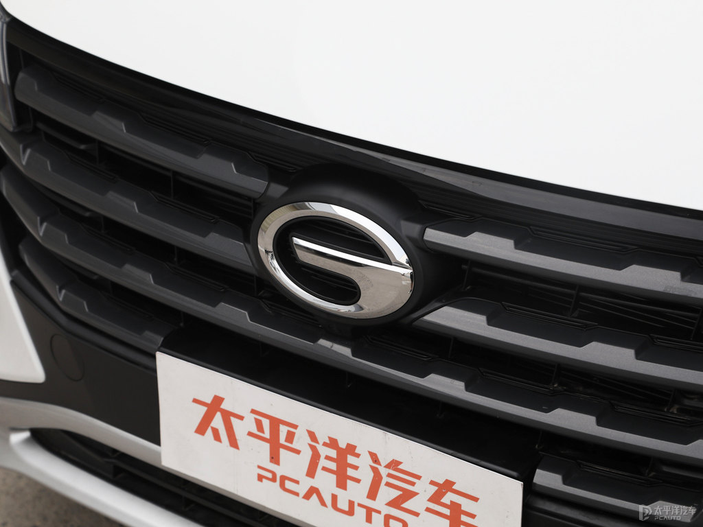 象牙白傳祺GS4車頭外觀圖片