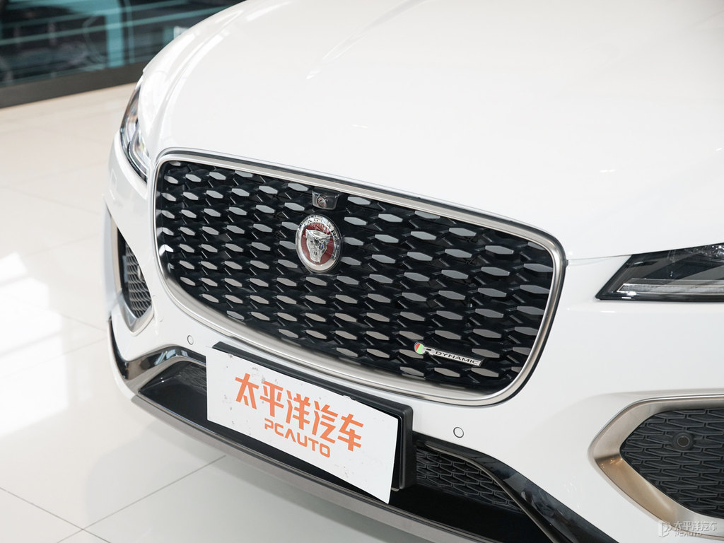 ѩɽ׽ݱF-PACE܇^^DƬ
