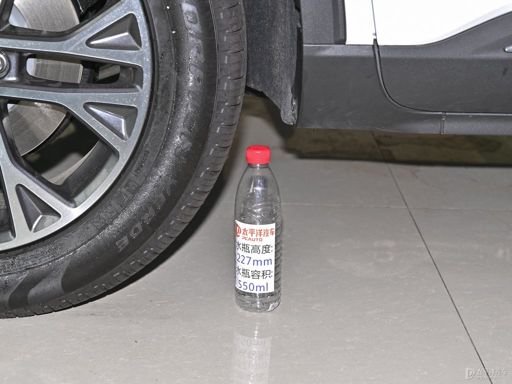 月落白銳際車(chē)身外觀圖片