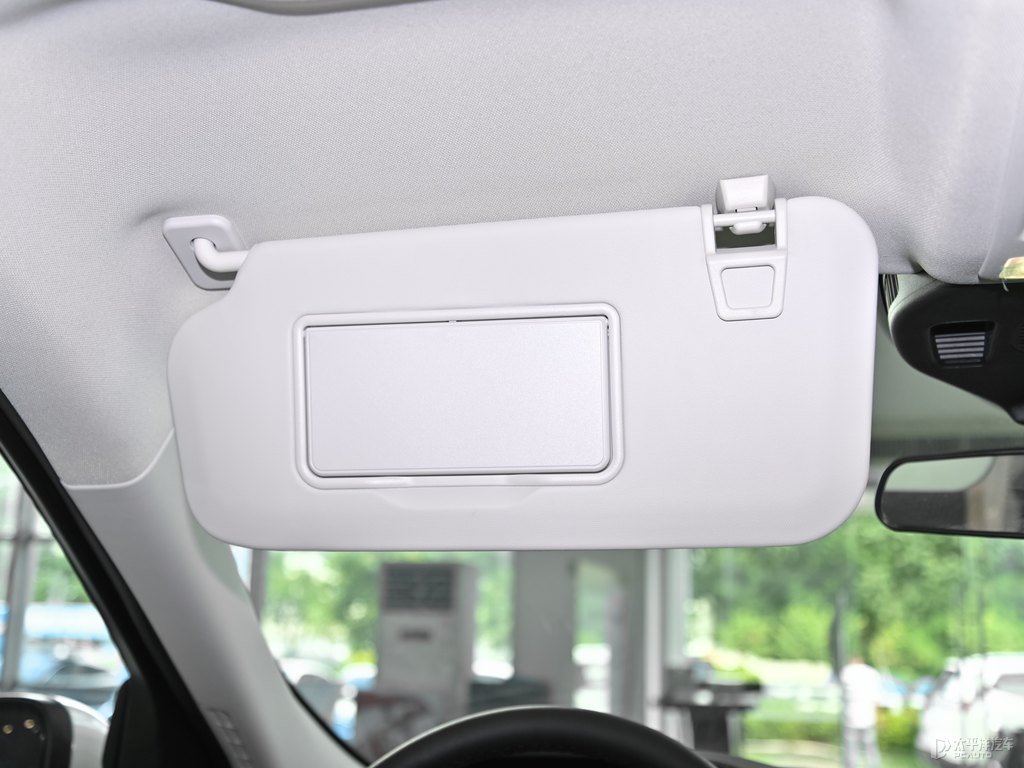 月落白銳際車廂內(nèi)飾圖片