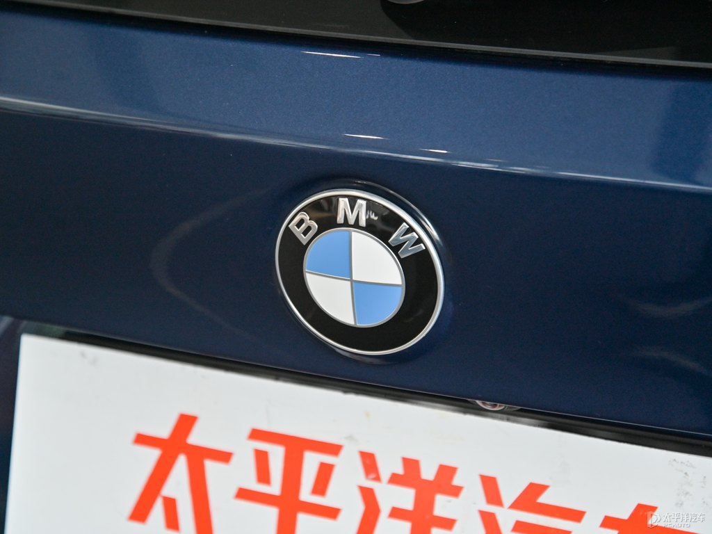地中海藍寶馬X1車尾外觀圖片