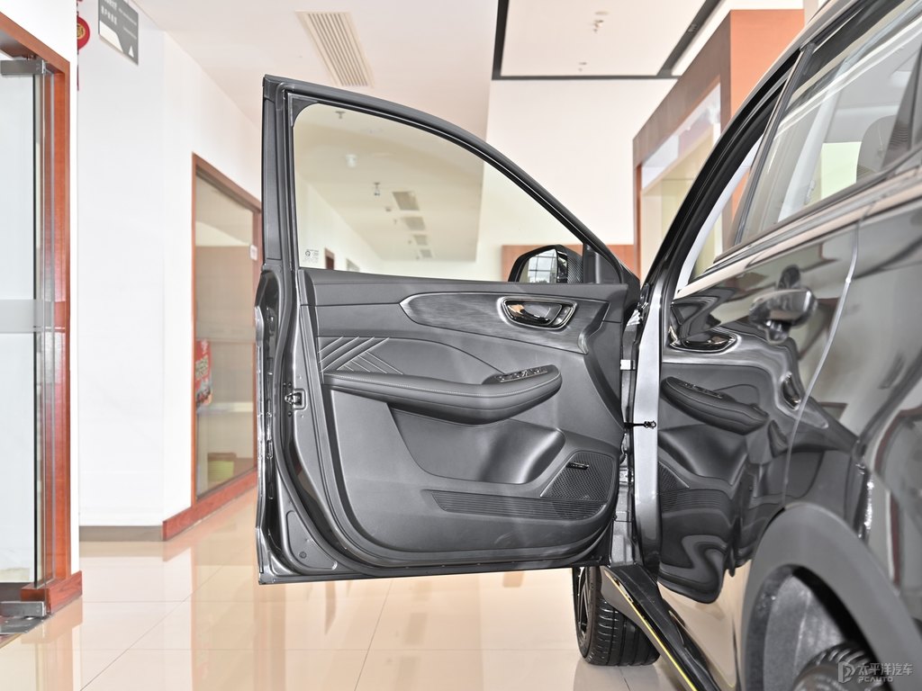 寰宇灰榮威RX5車廂內(nèi)飾圖片