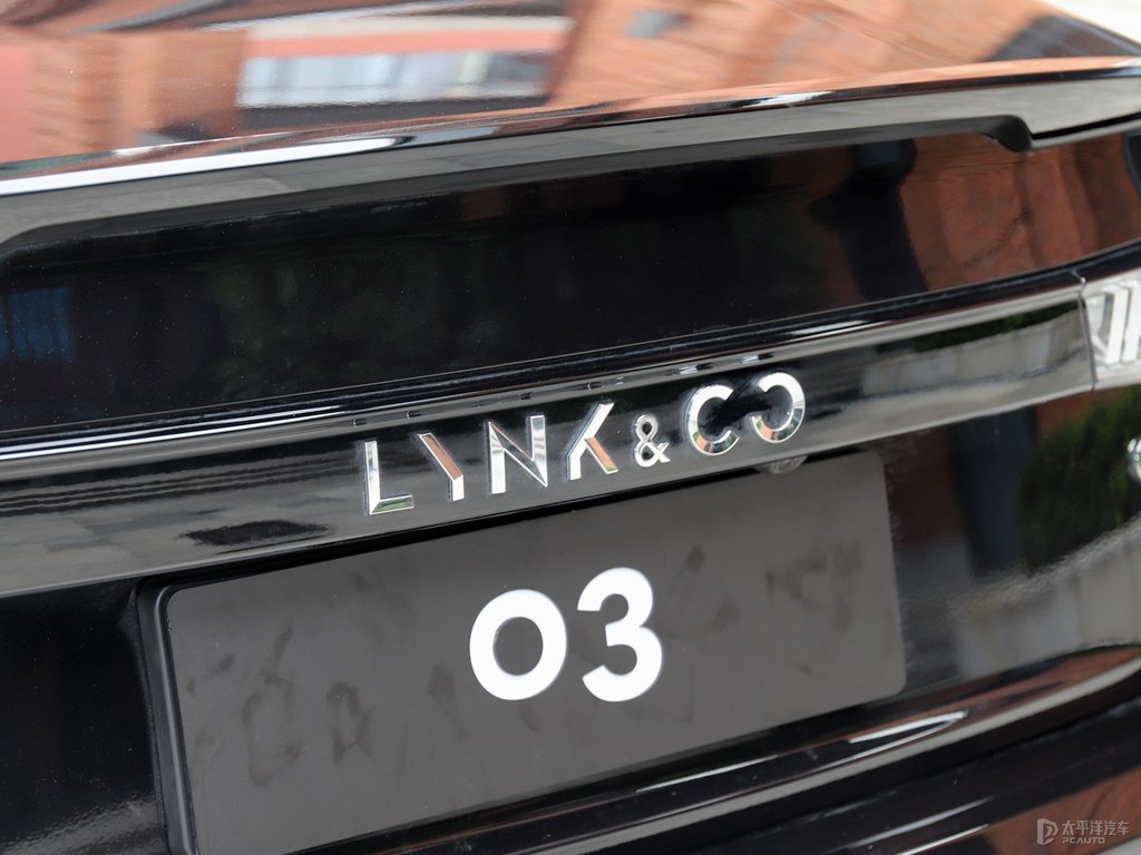 黑領(lǐng)克03車(chē)尾外觀圖片