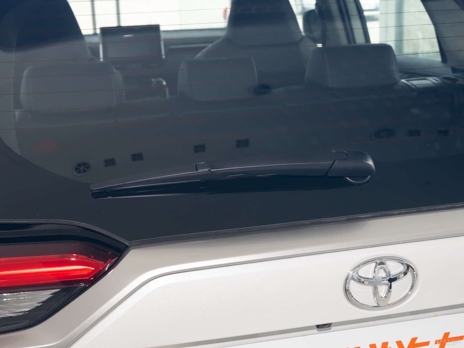 RAV4榮放外觀高清大圖
