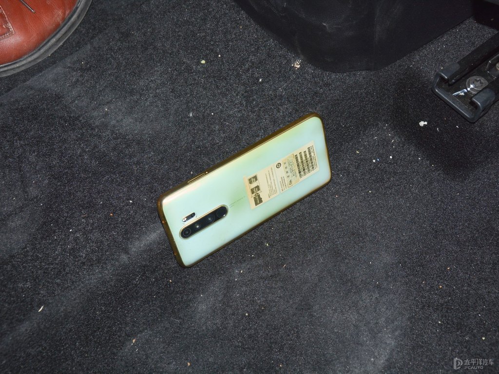 極智藍(lán)榮威RX5 MAX駕乘空間空間圖片