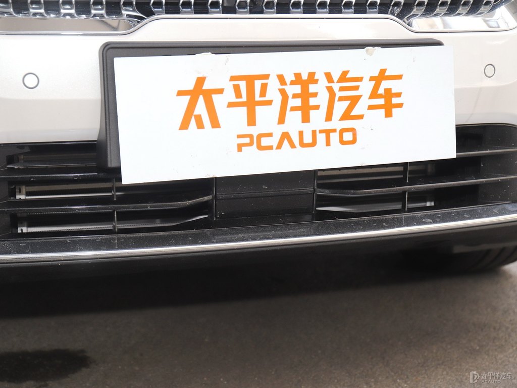 鉑鉆白冒險家車頭外觀圖片