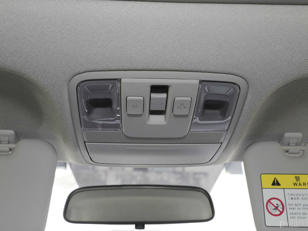 珍珠白起亞K3車廂內(nèi)飾圖片