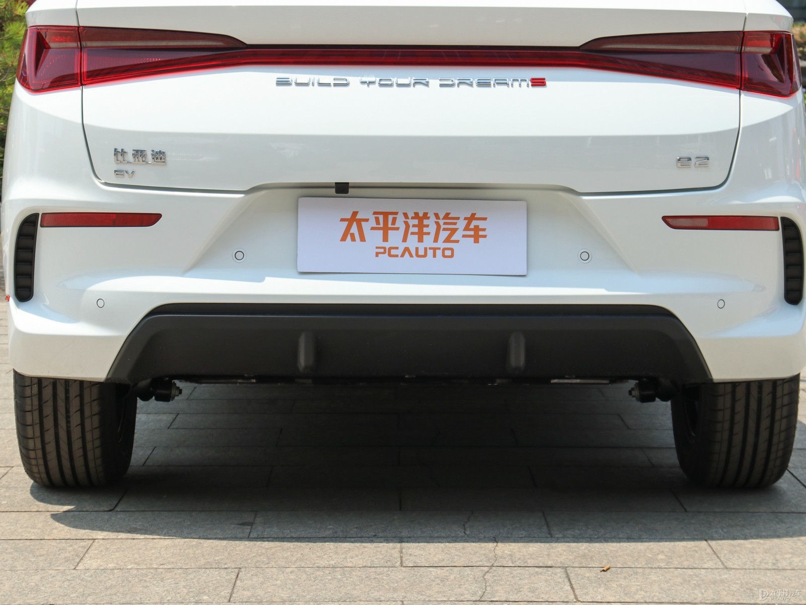 比亞迪e2外觀高清大圖
