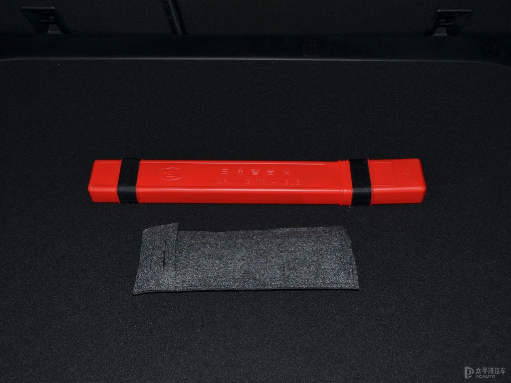 冰原白創(chuàng)酷后備廂空間圖片