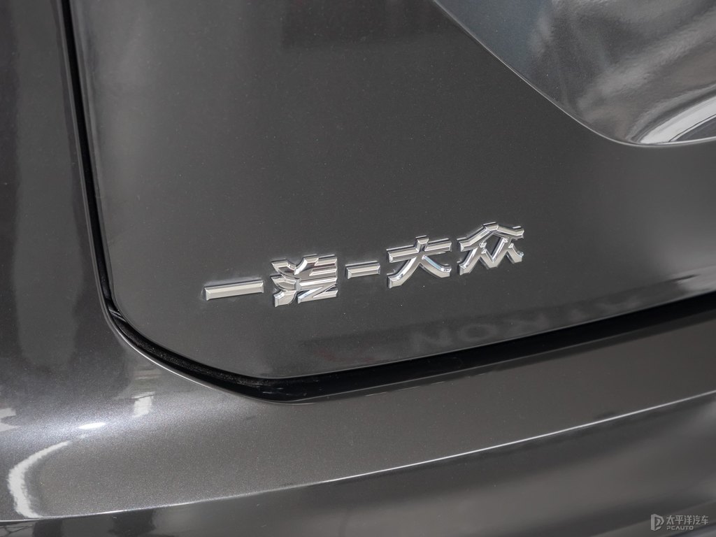 錳石黑探岳車尾外觀圖片