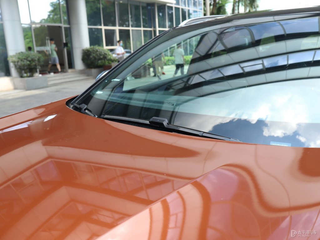 金沙銅標(biāo)致5008車身外觀圖片