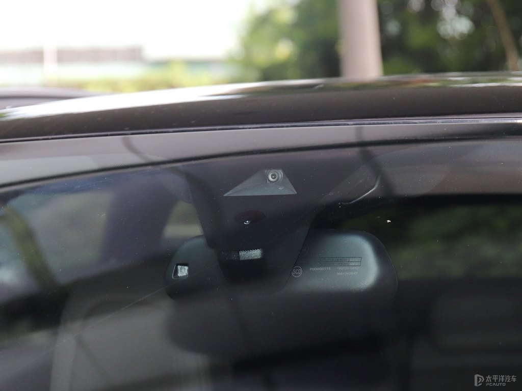金沙銅標(biāo)致5008車身外觀圖片